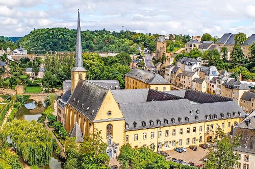 Minibus and Bus hire for station and airport transfer in Luxembourg